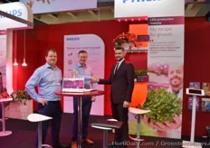 Bij Philips werden de contracten getekend voor een LED- project in Rusland bij Agrokultura Group, LLC met de nieuwe business partner Svetogor. http://www.hortidaily.com/article/40991/Russia-Cucumber- grower-installs-lighting-on-7,550-m2