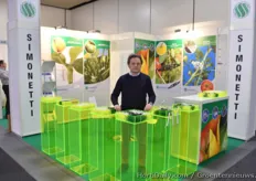 Francis Paon, Simonetti - producent en internationaal toeleverancier van plastic producten voor plantondersteuning
