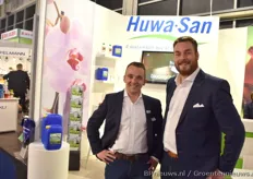 Jelle van den Borne en Jef van Gorp van Roam Technology. De Huwa-San middelen genieten een groeiende populariteit voor oa. ontsmetting.