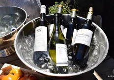 Bijpassende wijnen waaronder Groot Geluk van Domaine Brabantse Wal (l)