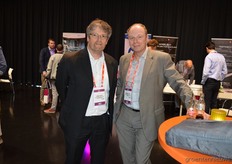 Uwe Hock (Seoul Semiconductors) en Hubert Ott (Avnet EMG).