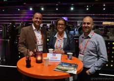 Ingolf Sischka (Lumileds Germany Gmbh), Liz Zwerver (Future Electronics) en Malcolm Yare (General Electric).