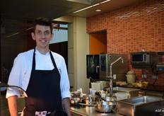 "Hoewel de businessclub bij Scelta op bezoek was, kookte chef-kok Ruud Vervegaard vooral met de seizoensgroente asperges. "Die komen vers van de buren"