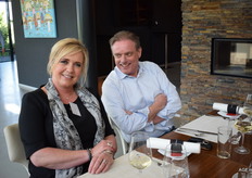 "Onderschrift bij Ingrid Henderickx (Fresh Park Venlo) en Sjef Manegers (Toyota Heftrucks) op verzoek: "Patent aangevraagd"