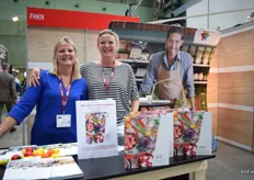 Zussen Ria en Gerda Vellekoop van het FHKN brengen opleidingen voor groentespecialisten onder de aandacht