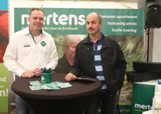 Richard Claassen van Mertens had bezoek van teler Marco Goertz van Heephorst Aardbeiteelt en akkerbouw.