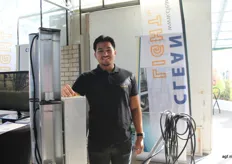 Damian van Dijk van Clean Light. Gewasbescherming met UV-technologie maakt dat er minder chemie nodig is in de aardbeienteelt.