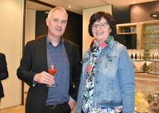 Bart Nicolai van VCBT en Rita Demaré, voorzitter VBT