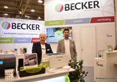 Markus Reule and Okan Tüysüz of Becker. One of the innovations they are presenting is the laser pet, which you can print on a regular printer. “We can easily customise the order so that they can have all kind of labels and print them in color on the wit own laser printer on the office.”