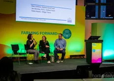 Jen Bromley, Vertical Future, Helen Aquino, Village Farms, en Marc Oshima, Oshima Good Food, in gesprek