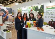 Vrouwelijke gezichten bij de stand van het Italiaanse zaaibedrijf Southern Seeds: Anna Lisa Di Benedetto, Giada Ignaccolo, Agnese Cassibba en Giuditta Cassibba.