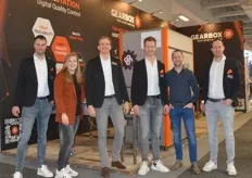 Gearbox Innovations met v.l.nr. John Duijnisveld, Ilona van Waveren en Thomas Wennekers, Ab van Staalduinen, Raymond van den Berg en Harm van Adrichem. John, Ilona en Thomas zijn nieuwe gezichten bij het bedrijf dat inmiddels geen startup meer is. 