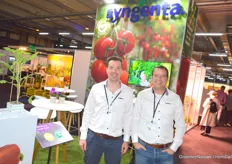 Pieter Steijnen en Marcel Vis (Syngenta) vertellen graag over hun onderzoek naar wortelproblemen bij paprika, Bedena en Climundo