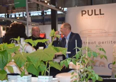 Piet Mertens van Pull Rhenen had bezoek van Klaas Limburg van IJsselgrow.