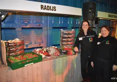 Radijstelers Monique Cornelissen en Wendy van der Laak van Ortolanda