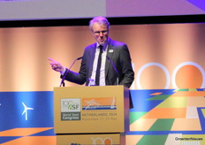 Michael Keller, secretaris generaal van de ISF, hield een praatje waarin hij stil stond bij de Erasmusbrug en bruggen bouwen in de zaadindustrie. Dat laatste is belangrijk, want geen land is volledig onafhankelijk op zaadgebied. Samenwerking is nodig.