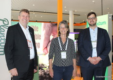 Eric Juckers, Margreet van de Vange en Marius van Belle van Centor Europe. Eric zat vroeger hele dagen in aan de trading tables maar dit jaar namen andere collega's die taak waar.