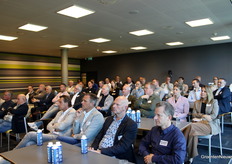 Het zaaltje bij Priva was goed gevuld, met ook enkele echte Annemarie-fans zo werd ons toevertrouwd.