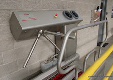 Royal Brinkman levert tal van producten aan telers in de regio, waaronder ook eigen hygiënesluizen.