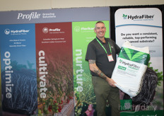 Gary Sainsbury van Profile Products met het product HydraFibre TruRoot.