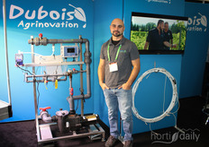 Nelson Pires naast een Ph compensation loop van Dubios Agrinovation.