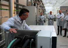 Fred vertelt dat tijdens het testen geleerd is dat het belangrijk is de filters op tijd te vervangen. Als er te veel stof in zit, loopt het energieverbruik van de unit, hier de Cumulus van Skytree, op. De unit moet dan te hard werken.