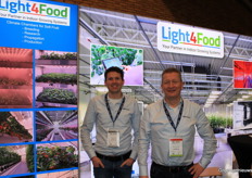 Niels Jacobs en Rene van Haeff van Light4Food. Promoten hun opkweek kamers voor onderzoek, veredeling en planten opkweek