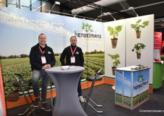 Peter Meinhardt en Joost Henselmans van Henselmans Aardbeiplanten