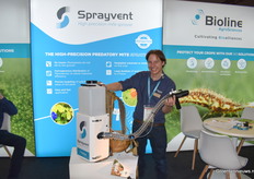 Ansgar Bergau van Bioline geeft even even een demonstratie met de Sprayvent