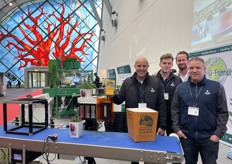 Lars en Mads Jensen, David Dobos (Air Tray Technologies) en Jacob Andsbjerg (Schur)