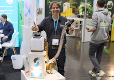 Ansgar Bergau (Bioline Agrosciences) kan zijn geluk niet op met de lancering van Sprayvent. Sprayvent is speciaal ontworpen om Phytoseiulus te verspuiten, met precisie en effectiviteit. Sprayvent voldoet aan de behoefte van geïntegreerde gewasbescherming en zorgt voor een effectieve, uniforme en snelle verspreiding van roofmijten. Dit resulteert in een optimale gewasbescherming. 