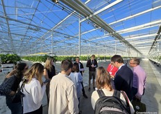Tijd om de kas in te gaan bij Gestelberries. Het bedrijf beschikt over verschillende kassen, goed voor in totaal ruim 7 hectare. 