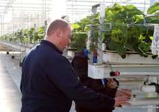Een woordje uitleg van Gert Krijnen. Vader Luc runt het bedrijf samen met zijn vrouw Ann en hun zonen Stef en Gert. 
