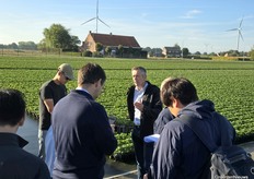 Het International Strawberry Congress 2025 trok een internationaal vakpubliek naar Hoogstraten en dat was vrijdagochtend ook op bezoek bij Gestelberries goed te merken. 