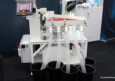 En wat te denken van deze machine: op zwaartekracht zaden sorteren.