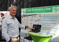 Henk Huisman van Seed Conditioning Enkhuizen stond deze editie speciaal stil bij zijn onafhankelijke kistendrogers, waarmee het mogelijk is het droogklimaat per kist afzonderlijk aan te sturen. Het systeem is te groot voor op een beursvloer. De laptop bood uitkomst, en ook de website van Henk uiteraard.