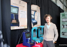 Anne Balkema van Balkema Technologies liet onder meer automatisering zien voor het nemen van bladmonsters. Dat scheelt arbeid en levert ook een betere, uniformere kwaliteit op.