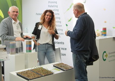 Goed gesprekken met zaadkenners zijn volop mogelijk op deze beurs, dus duimpje omhoog bij Granada Coating.