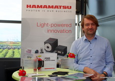 Benjamin Lochocki (Hamamatsu). Hamamatsu levert onderdelen, zoals sensoren die elders in machines op de beurs terug te vinden waren.