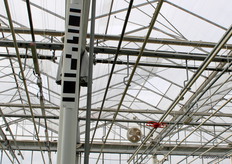 De Corvus-drone navigeert op basis van de codes op de palen.