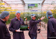 Tijd om immersive technology te testen, hier met Jan Verwoerd van de 360Fabriek die voordoet hoe het werkt en Joeri van den Hoek van InnovationQuarter/Robocrops die ons laat zien wat Jan ziet.