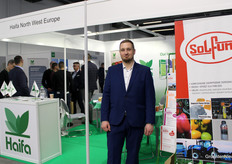 Tomasz Waszczykowski van Solfum, dealer van Haifa.