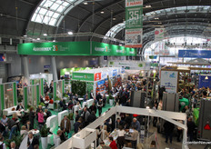 Jaarlijks komen er tussen de 15 en 20 duizend bezoekers naar TSW. Een heel groot deel kwam vrijdag al een kijkje nemen. Zeker in hal 3, 4 en 5 was het bij grote delen van de dag heel vol in de gangpaden.