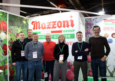 "Oh, je bent een collega van Freshplaza Italia? Die kennen we." Teamfoto vanaf TSW voor Mazzoni Group.