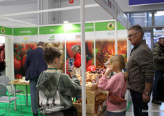 De nieuwe generatie leert alvast de rassen kennen van Wing Seed, Erasem, Tera Seeds en Voltz Seeds. Deze vier veredelingsbedrijven deelden een stand.