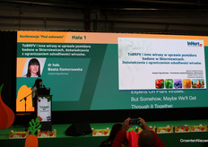 Bij het ‘under cover’-congres ging het onder meer over ToBRFV. Ook in Polen worden er resistente rassen geteeld, al durven veel telers het ook nog zonder resistente rassen aan, bijvoorbeeld bij de teelt van roze tomaten.