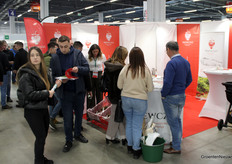 Niewczas Szkółka is een Poolse opkweker van aardbeiplanten. De folder met alle opties vond gretig aftrek.