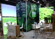 Agronom Plants. De mooie lichtschermen gaven je even het idee alsof je tussen de aardbeiplanten stond bij deze Poolse opkweker.