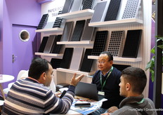 Jeff Lim, Bumnong ingesprek met klanten