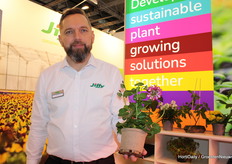 Jurgen Rost laat de Jiffy Pot R3 zien